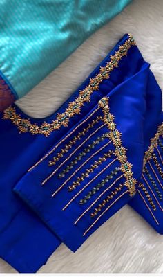 Magam Work Designs, Maggam Blouses, Handwork Blouse, Magam Work, Engagement Mehndi, Patch Work Blouse Designs, Cut Blouse