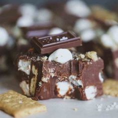 chocolate dessert with marshmallows and graham crackers