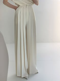 DETAILS
Composition: 95% Polyester, 5% Elastane
Design: Plain, Pleated
Style: Elegant
Thickness: Regular
Sheer: No
Material: Woven Fabric
Occasion: Leisure, Wedding, Vacation, Party, Work Loose Clothing, High Waist Wide Leg Pants, Pants Details, Jeans Cargo, Long Midi Dress, Clothing Details, Maxi Robes, Pantalon Large, Yoga Shorts