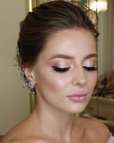 Soft Natural Makeup, Simple Wedding Makeup, Wedding Eyes, Wedding Eye Makeup, Makeup Tip, Bridal Makeup Natural, Shaggy Bob, Wedding Day Makeup, Smink Inspiration