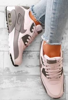 Nike Air Max 90 Grey and Rose Trainers Sneakers Nike Air Max, Baskets Nike, Nike Air Shoes, Fresh Shoes, Cute Sneakers, Everyday Shoes, Grey Sneakers, Gym Shoes