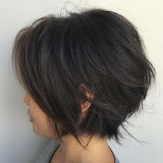 Chin-Length Feathered Bob Wavy Haircut, Feathered Bob, Kort Bob, Work Hair, Choppy Bob Haircuts, Textured Haircut, Chin Length, Choppy Bob Hairstyles