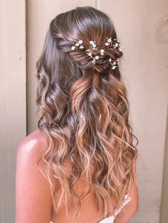 Half Up Wedding, Half Up Wedding Hair, Simple Prom Hair, Short Homecoming Hair, Prom Hair Down, Quince Hairstyles, Long Hair Wedding Styles, Prom Hairstyles For Long Hair, Homecoming Hair Down