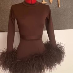 Collar Neck Mini Dress With Ostrich Feathers. Very Lush Feathers Long Sleeves Stretchy Fabric Can Fit Size 10/12 Worn Once Chocolate Velvet Dress, Brown Fur Dress, Dress With Ostrich Feathers, Feather Sleeves, Fur Dress, Jw Pei, Brown Fur, Collar Neck, Colorful Feathers