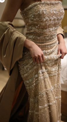 Classy Guest Wedding Dress, Neck Lines, Bride Dress Simple, Heavy Dresses, Robes D'occasion, Fancy Dresses Long, Dresses Boho, Elegant Dresses Classy, Stylish Party