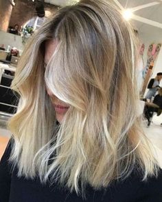 Voici la tendance coloration parfaite pour nos cheveux en ét Californian Hair, Balayage Blond, Creamy Blonde, Bold Statements, Blonde Hair Looks, Shades Of Blonde, Long Bob Hairstyles, Ombre Hair Color