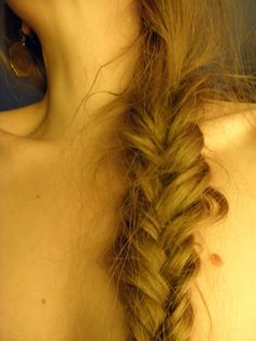 messy braid Brown Hair Braid Aesthetic, Braid Aesthetic Hairstyles, Messy Braid Drawing, Messy Braids Aesthetic, Braid Aesthetic, Messy Side Braid, Messy Braid, Feminine Hairstyles, Matted Hair