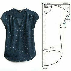 a women's blouse size guide with measurements for the front and back of it