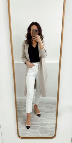 Look Legging, Aesthetic Spring, Paris Mode, Business Casual Outfits For Work, Women's Outfits, Women Office