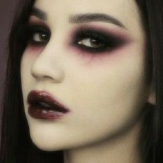 Vampire Makeup Halloween, Ghost Makeup, Halloween Makeup Clown, Vampire Makeup, Halloween Makeup Scary, Halloween Tattoo, Diy Halloween Costumes Easy, Smink Inspiration