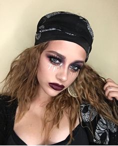 Haille.themua. Gypsy/fortune teller makeup Fortune Teller Makeup, Pirate Hair, Halloween Costumes Makeup, Halloween Makeup Looks, Fortune Teller