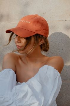 Our best-selling unisex cap is the perfect personalised accessory. The amazing thing about embroidery is you can make your hat as unique as you'd like; first, choose any of our chic cap colours and then add your phrase, initials, date, nickname - whatever you like! Small Business Ideas Products, Cap Outfits For Women, Baseball Cap Outfit, Cap Outfit, Hats And Caps, Autumn Look, Pink Cap, Lilac Grey, Hen Do