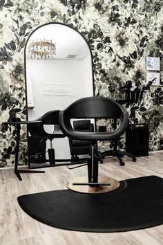 We're absolutely in love with the stunning fusion of Luna's gold base and that vibrant floral wallpaper at @deandramariebeautybarstudio!   It's a masterpiece that sets the perfect vibe for a fabulous salon experience! Let's celebrate beauty and creativity in Fort Worth!     #SalonGoals #BeautyBar #FortWorthVibes  #SalonVibes #FloralSalon #Keller4Salon #Keller #salongoals Gold Barbershop, Grey Salon, Salon Backwash, All Purpose Salon Chair, Stylist Lifestyle, Gold Salon, Salon Dryers, Rolling Carts, Pink Salon