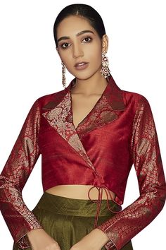 Broket Kurta Design, Broket Blouse Design, Baby Sweater Embroidery, Brocade Blouse Designs, Long Blouse Designs, Brocade Jacket, Cotton Blouse Design, Saree Blouse Neck Designs, Fashionable Saree Blouse Designs