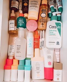 Skin Care Collection, Shower Skin Care, Skincare Organization, Pretty Skin, Skin Care Brands, Body Skin Care Routine, Beauty Skin Care Routine