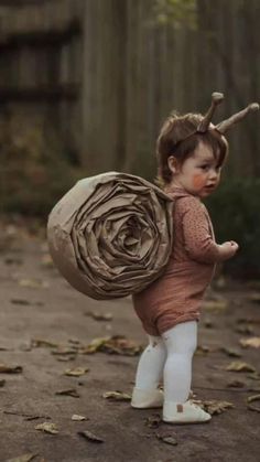 Snails Kids, Baby Snail, Baby Kostüm, Diy Bebe, Family Costumes, Cute Costumes, Baby Halloween Costumes, Halloween Pictures