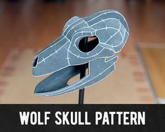 a paper model of a wolf's head with the words wolf skull pattern on it