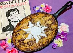 Frying Pan Chocolate Chip Cookie for Tangled Themed Dinner Tangled Themed Dinner, Tangled Dinner, Themed Dinners Ideas, Rapunzel Movie, Disney Themed Movie Night, Summer Movie Night, Rapunzel Wedding, Disney Menus, Movie Night Dinner