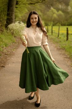 A new Knightley skirt is joining Shirinatra Limited Spring Collection, inspired by classic books. Made from 100% linen, this versatile emerald green skirt can be paired with a Bonnet blouse or with different tops of your choice. Enrich your summer wardrobe with this limited-edition gem. Discover more from Sondeflor Shop here: https://www.etsy.com/shop/SondeflorShop DRESS DESIGN FEATURES: * ¾ circle skirt * Side seam pockets * Below the knee length * White interior lining on the bottom * Side but Ren Faire Skirt, Fantasy Skirt, Sage Skirt, Emerald Green Skirt, Green Linen Skirt, Victorian Skirt, Cocktail Skirts, Skirt Linen, Holiday Skirts