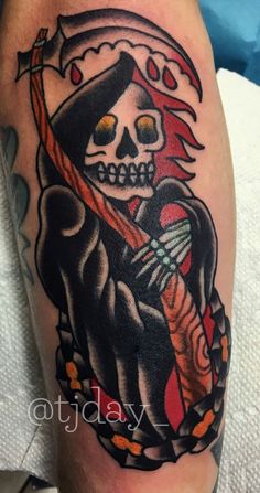 a skull with a sculler and an arrow in his hand is shown on the arm