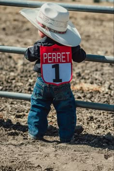 1st Rodeo Birthday Outfit, Country Toddler Boy, Western Baby Pictures, Country Babies, Western Baby Clothes, Baby Boy Cowboy, Western Kids, Rodeo Baby