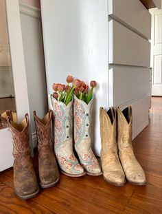 Retro Cowgirl Aesthetic, Delta Dawn, Shoes Wishlist, Cowgirl Boots Outfit, Yee Yee, Symbol Of Freedom, Cowboy Baby