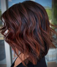 Chocolate Copper Hair, Red Highlights In Brown Hair, Hair Dye Color Ideas, Brown Auburn Hair, Cowboy Copper Hair, Copper Hair Dark, Cowboy Copper, Auburn Balayage, Red Brown Hair