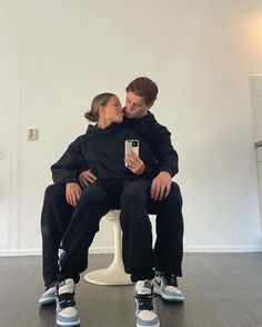 Matching Couple Outfits Aesthetic, Fall Couple Outfits, Streetwear Couple, Couple Sneakers, Couple Matching Outfits, Couple Fits, Outfit Zara, Fit Couple, Cute Couple Outfits