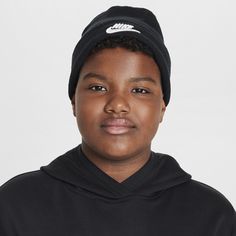 Turn chilly days into cozy ones with our Nike Peak beanie. Made from softly knit yarn, it has a fold-over cuff that lets you personalize your look. Bonnet Nike, Peak Logo, Crocs Baya, Kid Lifestyle, Kids Beanies, Sneaker Dress Shoes, Boys Accessories, Nike Kids, Nike Fashion