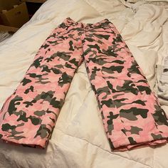 Nwot Pacific Quest Pink Camo Snow Pants Withfront & Back Pockets, Size 14 Pink Camo, Snow Pants, Pink And Green, Camo, Kids Shop, Fast Delivery, Pants, Full Service, Green