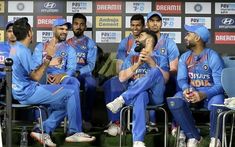 Ab De Villiers Photo, Indian Team, Virat And Anushka