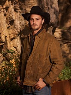 A Return to Yellowstone – Cowboys and Indians Magazine Yellowstone Kayce, Kayce Dutton, Montana Landscape, Waxed Cotton Jacket, Looks Country, Leather Outerwear