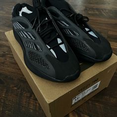 New Authentic Adidas Yeezy 700 V3 Alvah Size 11.5 Yeezy 700 Black, Yeezy 700 V3 Alvah, Trendy Shoes For Men, Adidas Yeezy 700 V3, Yeezy Collection, Shoes Game, Yeezy Black, Adidas Yeezy 700, Drippy Outfit