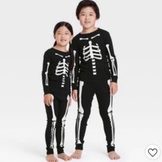 Brand: Size: Kids 10 Color: Black And White Style: 2 Pc Family Sleep Set Condition: Nwt/New Kids Halloween Pajamas, Family Pajama Sets, Halloween Pajamas, Diy Halloween Costumes Easy, Toddler Pajamas, Burts Bees Baby, Matching Halloween, Skeleton Halloween, Toddler Halloween