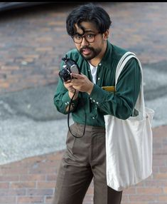 Wabi Sabi Fashion, Ulzzang Outfit, 90s Fashion Men, Earthy Style, Man Dressing Style, Short Men Fashion, Mens Style Guide, Minimal Outfit