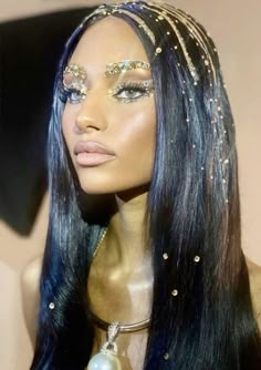 Sydney Harper, Goddess Halloween Costume, Cleopatra Halloween Costume, Egyptian Hairstyles, Goddess Halloween, Cleopatra Halloween, Egyptian Makeup, Goddess Makeup, Goddess Aesthetic