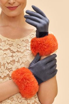 Bold, fun and fabulous! You were born to stand out! Our glamourous two-tone Bettina faux fur gloves are perfect for the minimalist fashionista who still wants to make a statement. 24cm x 12cm 95% Polyester / 5% Spandex Wrendale Designs, The Minimalist, How To Make Bread, Handbag Backpack, Socks Women, Vintage Collection, Two Tone, Knitted Sweaters