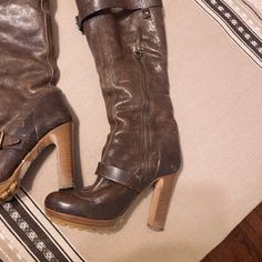 Like New Worn Only 2 Times. Brown Boots Heels, Ugg Leather Boots, Ugg Leather, Accessory Inspo, Shoes Ugg, Shoe Inspo, Womens Uggs, Ugg Shoes, Brown Boots