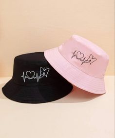 Bucket Hats Aesthetics, Luxury Bucket Hats, Cool Hats Aesthetic, Bucket Hats Aesthetic, Bucket Hat Designs, Heart Bucket Hat, Aesthetic Hats, Aesthetic Hat