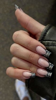 Black White Nails Designs Classy, Reptile French Tip Nails, Classy Nails Winter, Black Croc Nails, Croc Nail Design, Square Winter Nails, Croc Nails, Snake Skin Nails, Mens Manicure