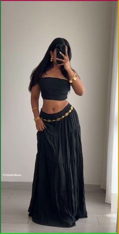 Skirt Outfits Earthy, Boho Fits Aesthetic, Boho Clothing Aesthetic, Spiritual Fashion Boho Style, Long Skirt And Crop Top Outfit, Boho Fits Black Women, The Marias Concert Outfit, Libra Venus Style Outfits, Casual Earthy Outfits