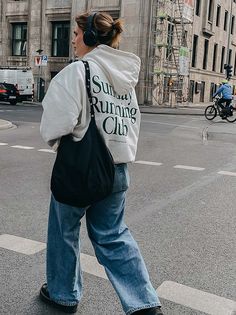 Melbourne Fits, Hoodie Outfit Aesthetic, Frühling Outfit, Oversized Hoodie Outfit, Outfit London, Oversize Outfit, Outfit Oversize, Outfit Hoodie, Cold Style