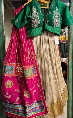 Broket Lehnga Design, Saree Reuse Ideas, Lengha Design, Navratri Outfits, Vintage Dupatta, Navratri Collection, Choli Dress, Casual Indian Fashion