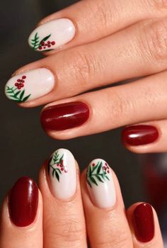 Christmas is a time of joy, warmth, and togetherness. While we decorate our homes and dress up for the season, why not add some holiday cheer to your nails as well? Simple Christmas nails are an easy and fun way to show off your festive spirit. Whether you’re getting ready for a cozy family gathering or a stylish office party, simple Christmas nails can be the perfect accessory. Xmas Nail Art, Cute Gel Nails, Winter Nail Art, Short Nail, Festival Nails, Winter Nail