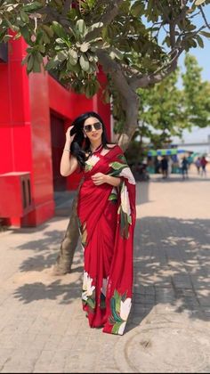 Georgette Silk Saree, Rajasthani Bride, Saree Georgette, Sarees For Girls, Floral Saree, Traditional Blouse Designs, Set Saree, Indian Saree Blouses Designs