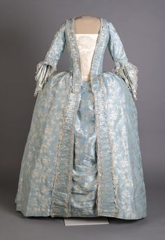 1770s Dress, 1700s Clothing, 1700s Dresses, Theatre Outfit, Rococo Dress, 18th Century Women, Colonial Dress, Rococo Fashion