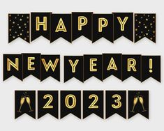 black and gold happy new year banner