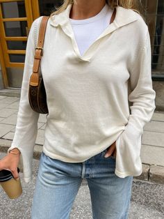 Getaway Top Cream - Djerf Avenue | Djerf Avenue Outfit Dump, Everyday Tank Tops, Sporty Pants, Brunch Fashion, Solid Color Sweater, Chic Sweaters, Mode Inspo, Fall Winter Outfits, Outfits Casuales