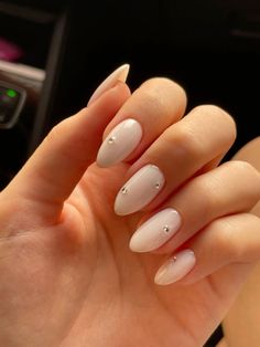 Nail Design Wedding Guest, Almond Gel Nails