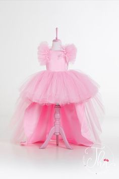 #kidsfashionstyle #babytrends #fashionkids_worldwide #traditionalbabyclothes #igbabymodel #flowergirls #littlefashionista #babieswithstyle Pink Designer Dresses, Pink Ostrich Feathers, Silver Flower Girl Dress, Toddler Girl Christmas Dresses, Girls Gold Dress, Purple Flower Girl Dress, Girl Green Dress, Purple Girls Dress, Pink Party Dress